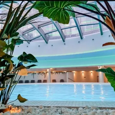 Hanza Tower White 24 Pool & Jacuzzi & Sauna